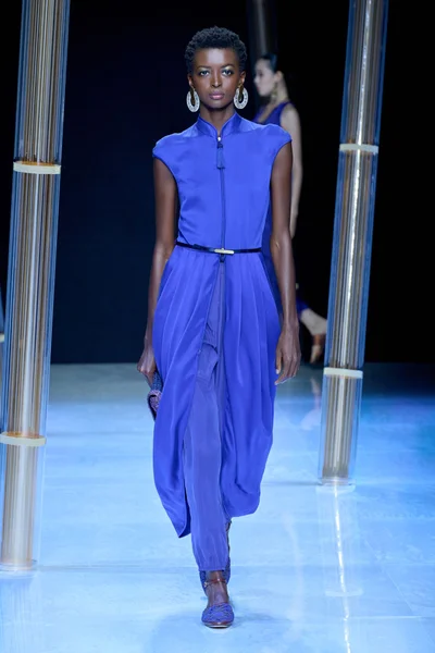 Look 15